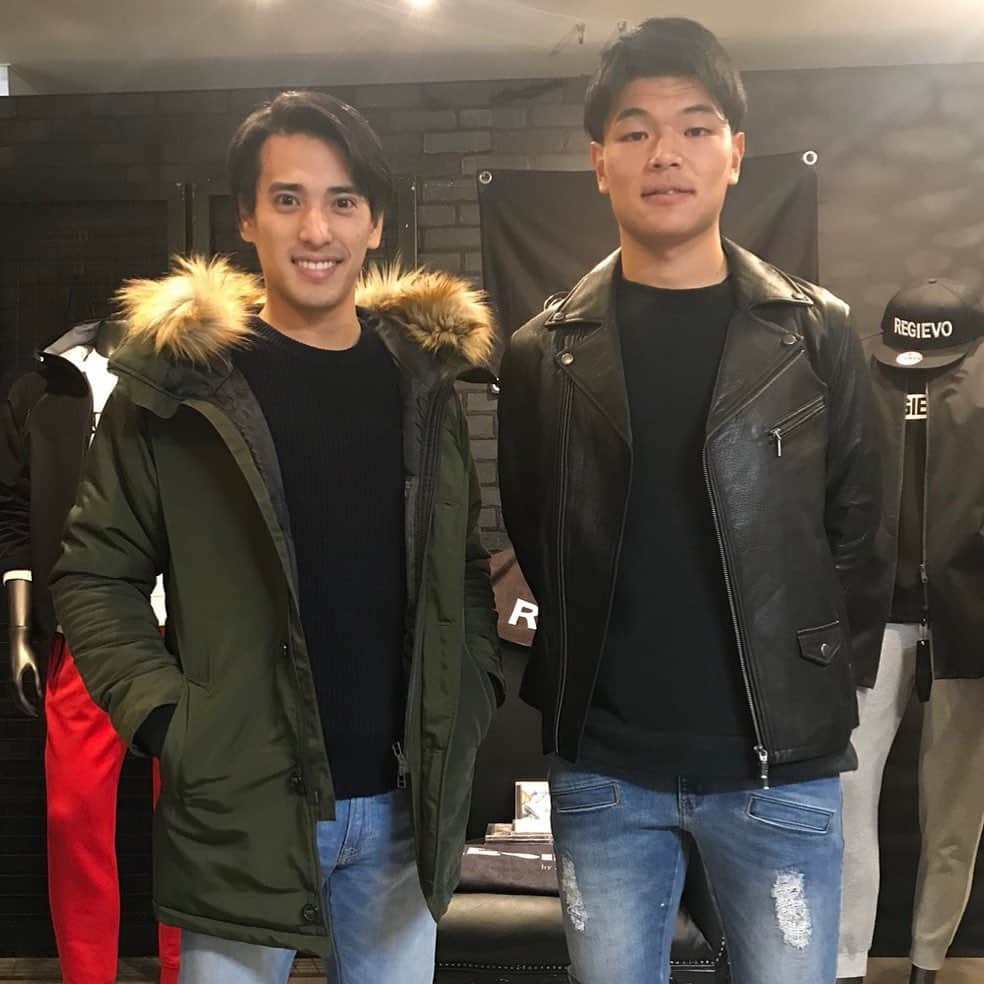 濱田隼平のインスタグラム：「隼平。しゅんぺい。読み方は違うけど、名前の漢字が一緒で、すごく親近感が湧いたことを今でも鮮明に覚えています。取材では必ず笑わせてくれました。また無邪気な笑顔を見せに名古屋に帰ってきてね！水戸の試合は要チェックですね^ ^ ※写真は新型コロナウイルス感染拡大前のものです #名古屋グランパス #深堀隼平 #水戸ホーリーホック」