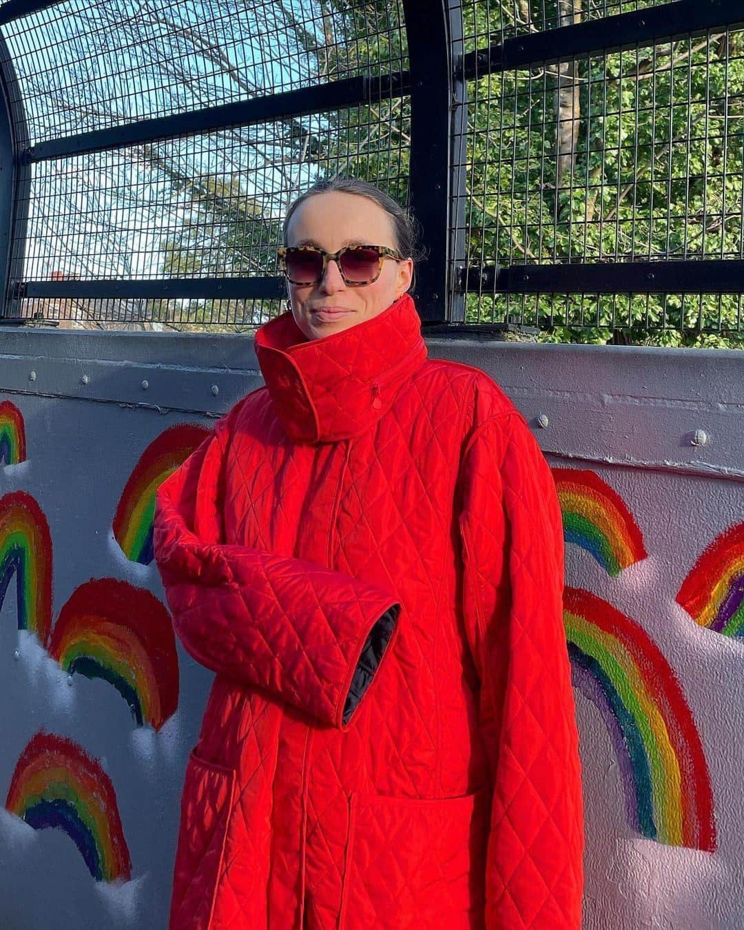 フレンチコネクションのインスタグラム：「Bringing a touch of mood-boosting colour to your Saturday morning 🌈 (📷: @lilaflintroberts).  #FrenchConnection #MyFC」