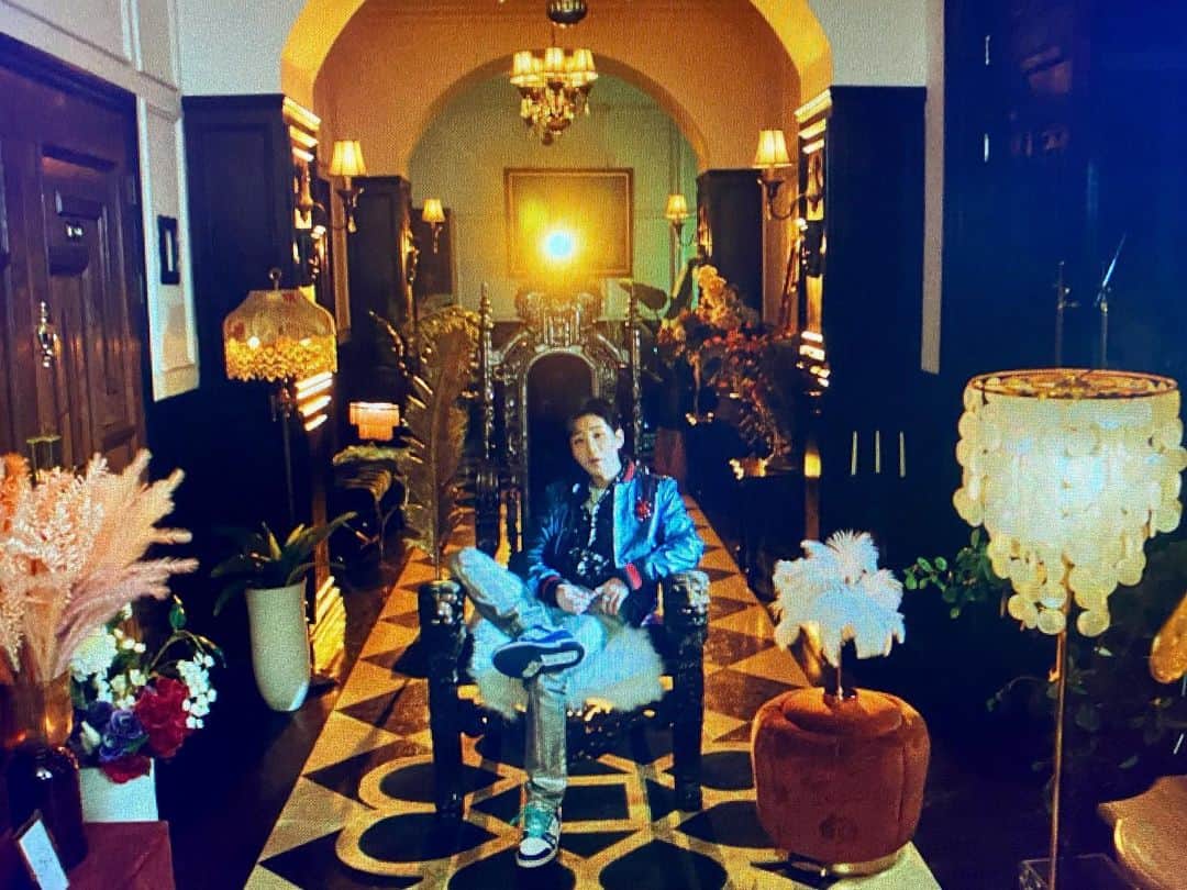 DINDINのインスタグラム：「광고 촬영주웅 ❤️  #딘딘 #감사합니다 #🙇🏻‍♂️」