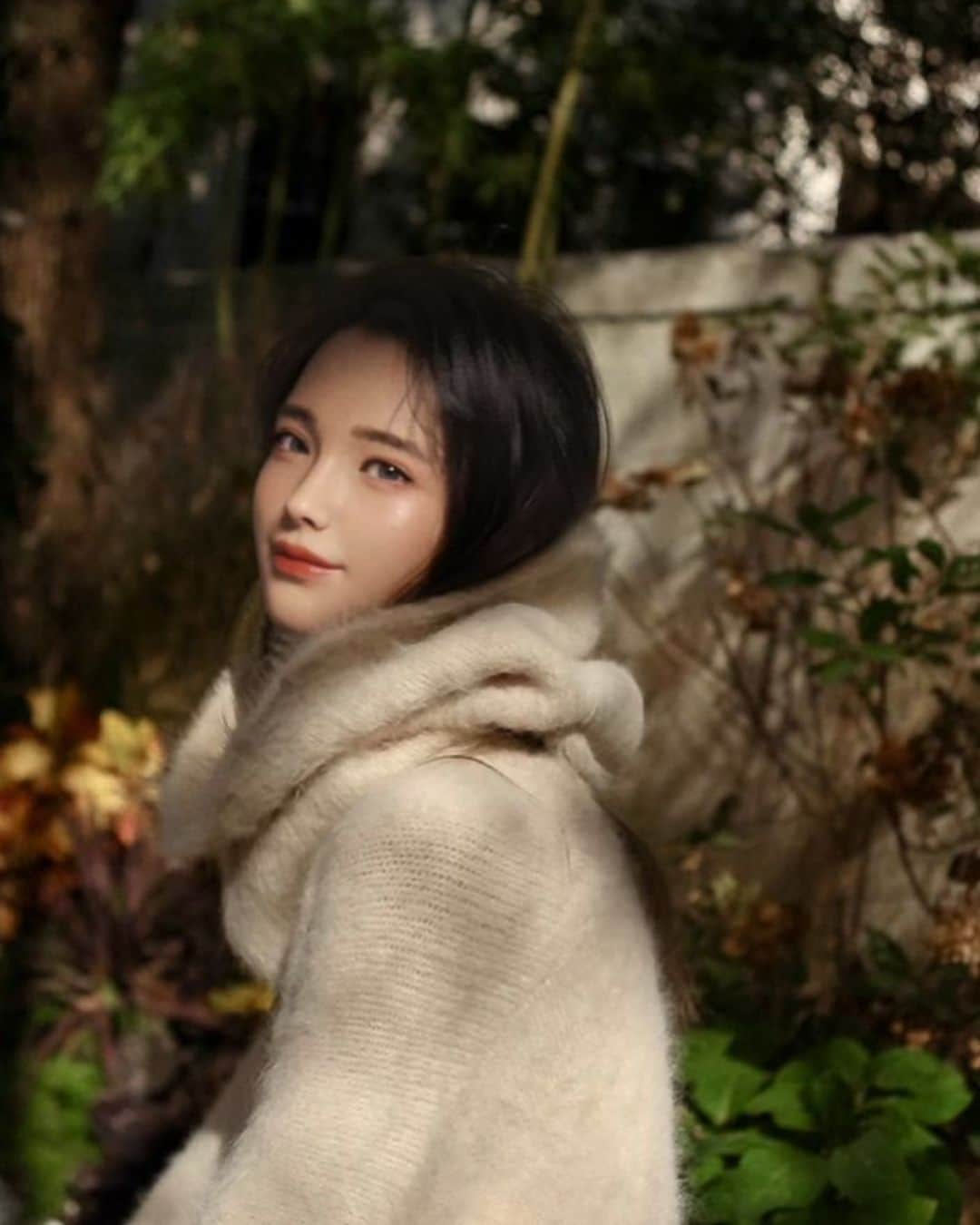 RIA（リア）のインスタグラム：「𓃹 𓃘 𓄃 𓎩𓂃𓎪𓍯𓐄𓍼𓂅𓃹 𓃘 𓄃 ﻿ Yesterday is gone. ﻿ I am a new person today ❤︎︎** **﻿ ﻿ 昨日と今日が違うように﻿ いつまでも新鮮な私⸝⋆⸝⋆﻿ ﻿ #Rialife#暮らしメモ#エモ顔#ふわ女子#今日のコーデ#春が近づいてる#ootdfashion#newdays#newface#makeup#spring#happinesseverywhere#nowyouknow#sustainable#instagood#chance#betterword#neverever#oneworld#loveislove」