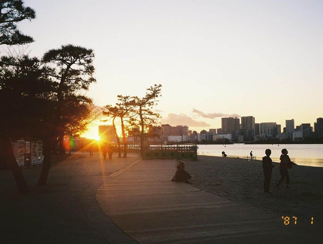 宇田川かをりのインスタグラム：「元日の日の入り🌅☺️」