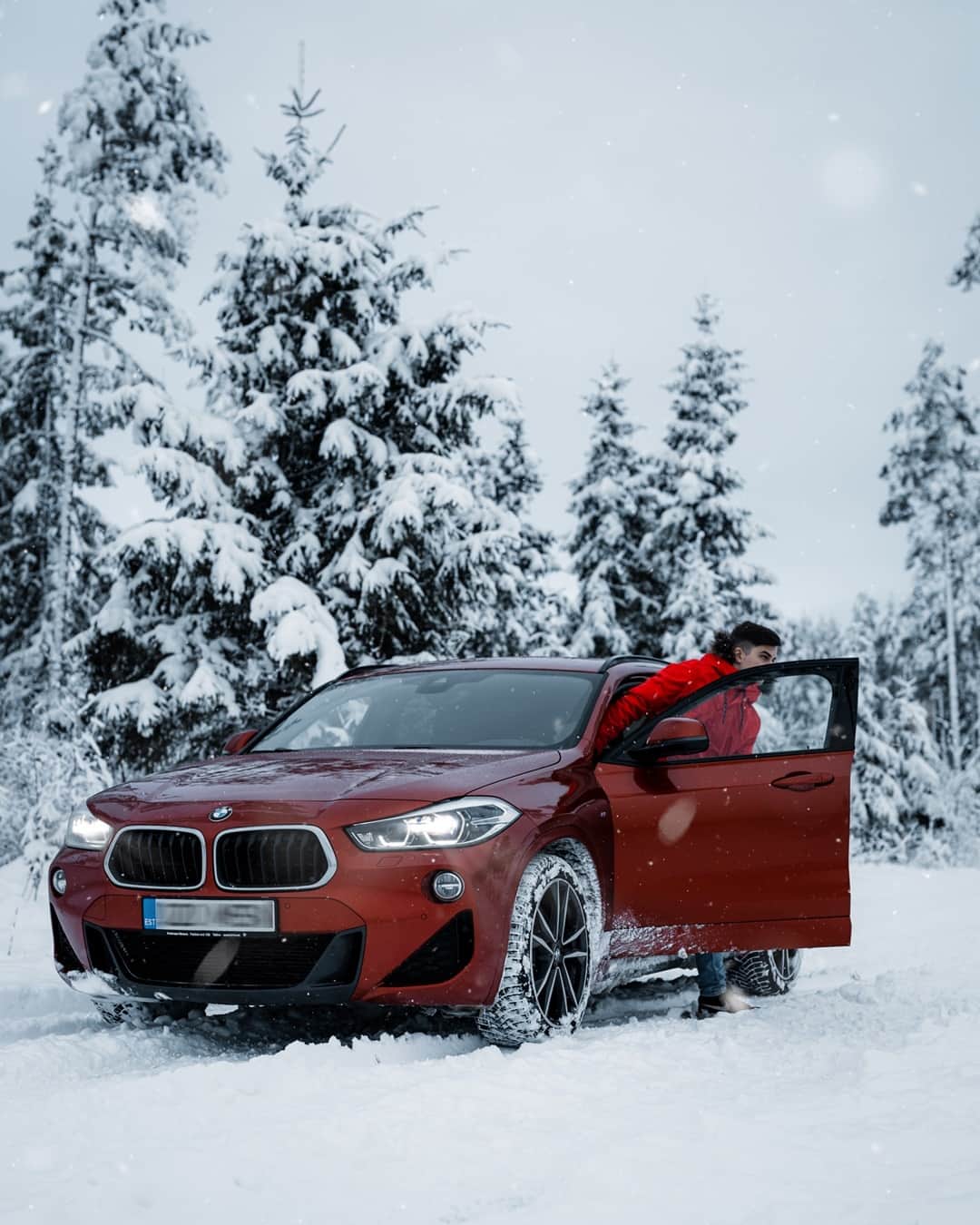 BMWさんのインスタグラム写真 - (BMWInstagram)「Cold air, don't care. The BMW X2. #TheX2 #BMW #X2 #BMWrepost @timomuursepp」1月30日 18時00分 - bmw