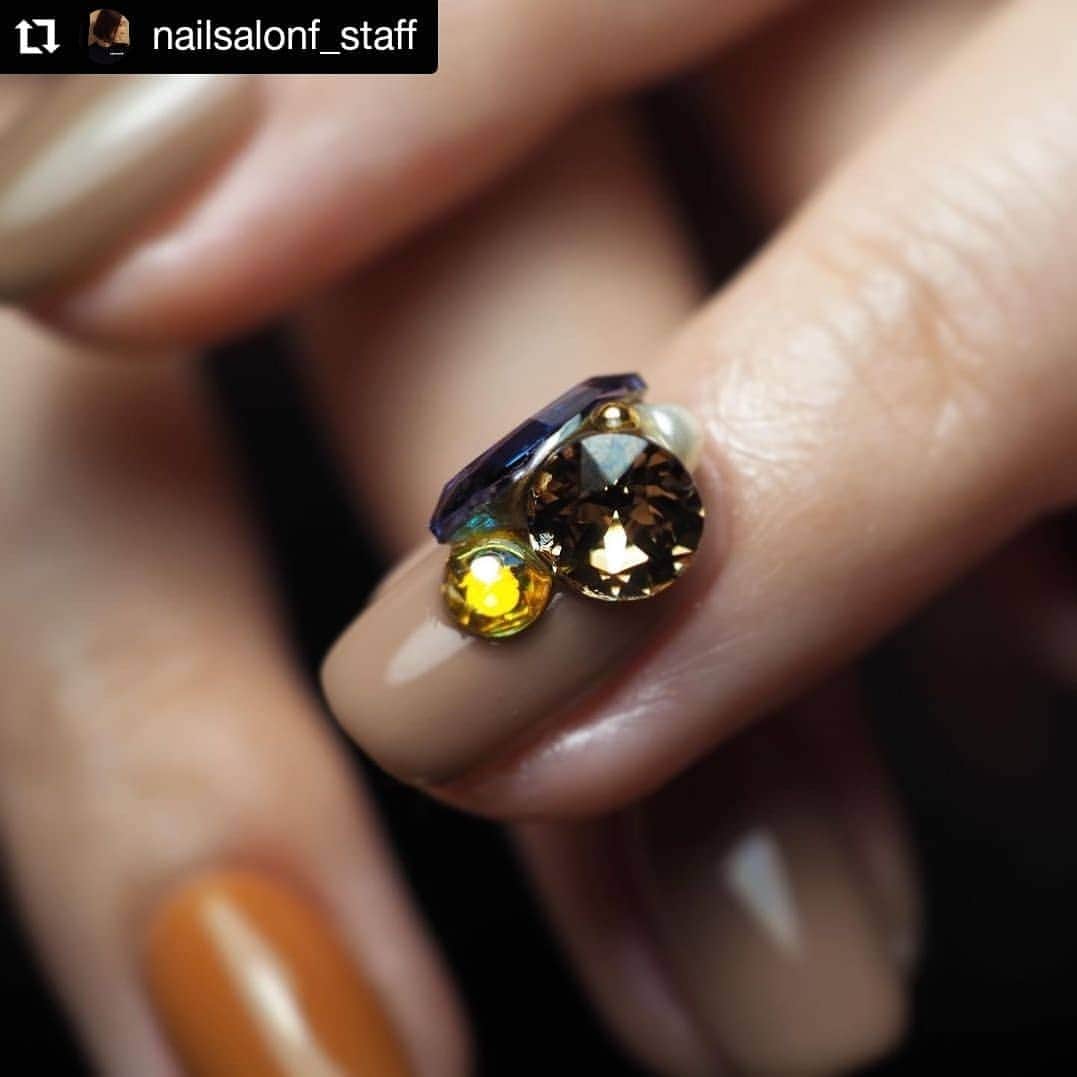 エリコネイルさんのインスタグラム写真 - (エリコネイルInstagram)「. リポスト失礼します🙏   Fselection produce by @nailfumi    昨日発売の新色をご使用いただきました☺ 多色使いでもまとまりがあってとてもオシャレですね❤   ビジューが引き立ってとても素敵です😍 . @nailsalonf_staff さまいつもありがとうございます🙇‍♀️   #Repost @nailsalonf_staff • • • • • • ・ ・ ・ 本日発売fumiさんカラーを 全色使ったオシャレ色変えネイル♪ ・ @morecouture_jp  ・ ネイリストさんに毎月来てもらえるなんて幸せです☆ ありがとうございます！！ ・ 来月も楽しみにしております♡ ・ ・  ご新規様20%オフ実施中♪ (ネイリスト様は対象外とさせていただきます) ・  ☆ご紹介にて施術代から20%オフ！ ☆ご予約はweb予約.メール又はDMからお願いします。  https://reserva.be/nailsalonf nailsalonf.ebisu@gmail.com メール.DMからのご予約時には 下記の内容のご連絡をお願い致します。 ーーーーーーーーーー ・お名前(ふりがな) ・ご住所 ・ご連絡先電話番号 ・ご職業(事務、主婦、ネイリストetc..) ・ご希望日時 ・ジェルオフ有無 ・リペア有無 ・デザイン有無 ーーーーーーーーーー  #nail#nails#nailsalonf#nailartist#nailcolorist#nailfumi#kumiko#ebisu#恵比寿ネイルサロン#ネイル#シンプルネイル#ワンカラー#plusone#onecolor#tokyonailstyle#gelnail#colors#指甲#美甲#гвоздь#маникюр#日本美甲#네일#OLYMPUS#OLYMPUSPENEPL9#nailphoto」1月30日 17時57分 - morecouture_jp