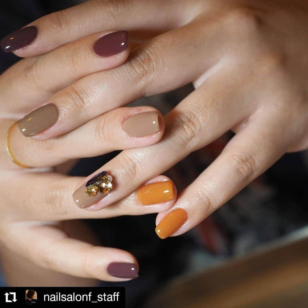 エリコネイルさんのインスタグラム写真 - (エリコネイルInstagram)「. リポスト失礼します🙏   Fselection produce by @nailfumi    昨日発売の新色をご使用いただきました☺ 多色使いでもまとまりがあってとてもオシャレですね❤   ビジューが引き立ってとても素敵です😍 . @nailsalonf_staff さまいつもありがとうございます🙇‍♀️   #Repost @nailsalonf_staff • • • • • • ・ ・ ・ 本日発売fumiさんカラーを 全色使ったオシャレ色変えネイル♪ ・ @morecouture_jp  ・ ネイリストさんに毎月来てもらえるなんて幸せです☆ ありがとうございます！！ ・ 来月も楽しみにしております♡ ・ ・  ご新規様20%オフ実施中♪ (ネイリスト様は対象外とさせていただきます) ・  ☆ご紹介にて施術代から20%オフ！ ☆ご予約はweb予約.メール又はDMからお願いします。  https://reserva.be/nailsalonf nailsalonf.ebisu@gmail.com メール.DMからのご予約時には 下記の内容のご連絡をお願い致します。 ーーーーーーーーーー ・お名前(ふりがな) ・ご住所 ・ご連絡先電話番号 ・ご職業(事務、主婦、ネイリストetc..) ・ご希望日時 ・ジェルオフ有無 ・リペア有無 ・デザイン有無 ーーーーーーーーーー  #nail#nails#nailsalonf#nailartist#nailcolorist#nailfumi#kumiko#ebisu#恵比寿ネイルサロン#ネイル#シンプルネイル#ワンカラー#plusone#onecolor#tokyonailstyle#gelnail#colors#指甲#美甲#гвоздь#маникюр#日本美甲#네일#OLYMPUS#OLYMPUSPENEPL9#nailphoto」1月30日 17時57分 - morecouture_jp