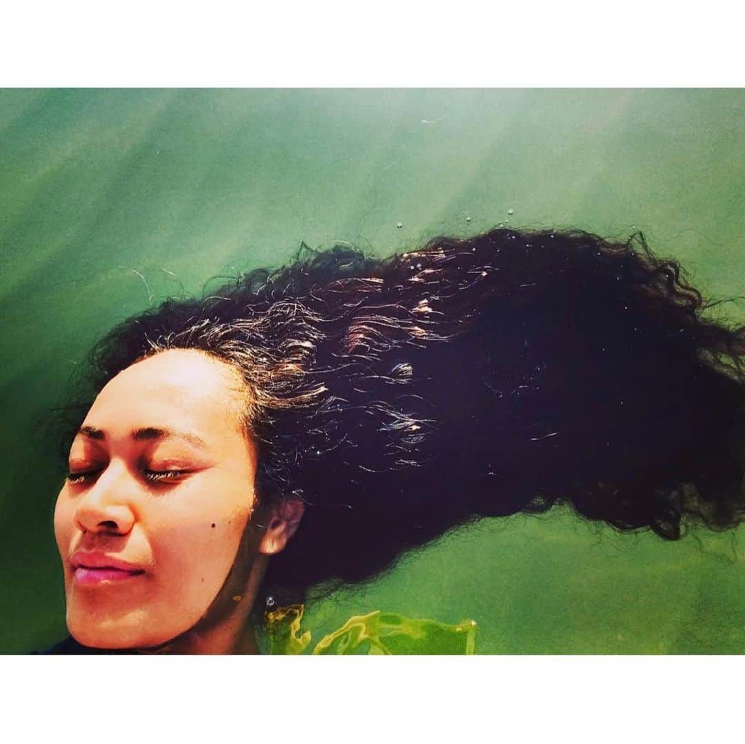 Grace Bonneyのインスタグラム：「@moanaloveniu: Palestine Love. Dead Sea. Fadwa. Picking olives. She will never miss a time to pick olives on this land. The stories are in the keffiyeh. Painting + fasting. I led 11 community murals in Palestine. One day, Palestine will be free. Palestine Love. #jenincamp #Jenin #tulkarm #tulkarmcamp #burin #nablus #palestine #PalestineLove」