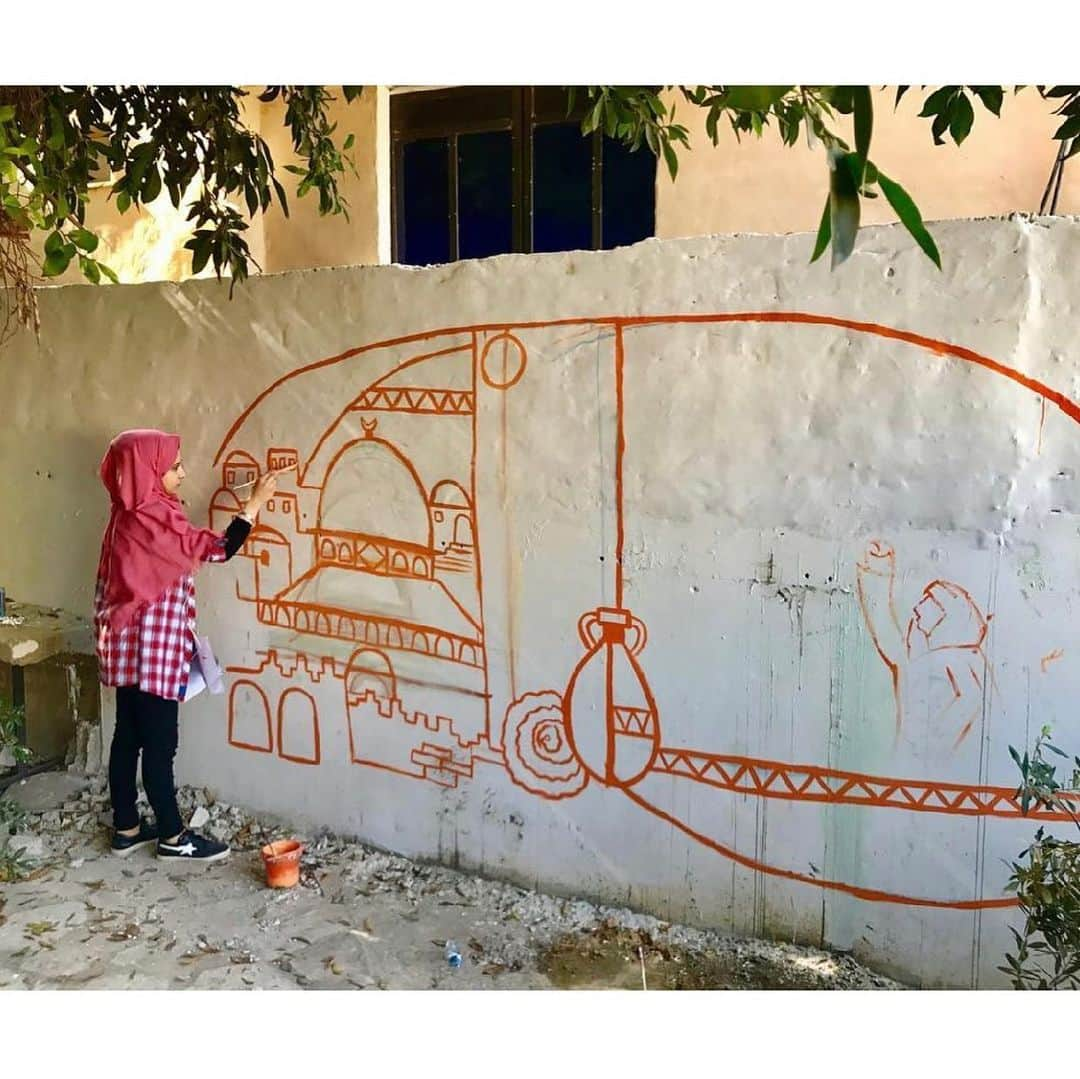 Grace Bonneyさんのインスタグラム写真 - (Grace BonneyInstagram)「@moanaloveniu: Palestine Love. Dead Sea. Fadwa. Picking olives. She will never miss a time to pick olives on this land. The stories are in the keffiyeh. Painting + fasting. I led 11 community murals in Palestine. One day, Palestine will be free. Palestine Love. #jenincamp #Jenin #tulkarm #tulkarmcamp #burin #nablus #palestine #PalestineLove」1月30日 18時05分 - designsponge