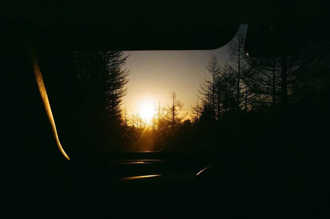 森田望智さんのインスタグラム写真 - (森田望智Instagram)「果て朝焼けだったか夕焼けだったか I forgot whether it was a sunrise or a sunset.」1月30日 18時19分 - misatomorita_official