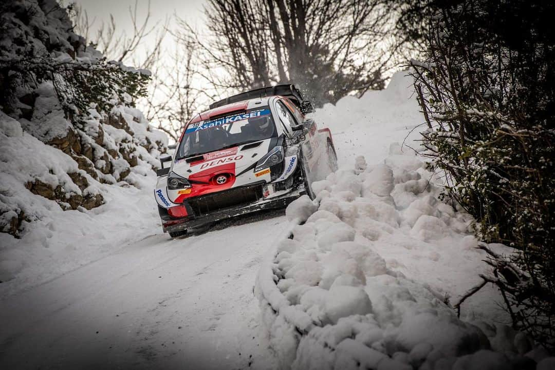 勝田貴元さんのインスタグラム写真 - (勝田貴元Instagram)「There were all of stuff, ice, snow, black ice, mud, gravel, tarmac, dry, damp, wet, sometimes in the dark 🤩 Huge experiences. #RallyMonteCarlo  今年のモンテカルロは例年以上にミックスコンディション×新タイヤで本当にタフな週末でした！ 雪、アイス、ブラックアイス、泥、グラベル、ドライ、ダンプ、ウエットとまさにトッピング全のせといった感じ🤩  📸 @fronekhonza  #TK18 @officialwrc @rally_montecarlo  @tgr_wrc @toyota_gazoo_racing」1月30日 18時44分 - takamotokatsuta