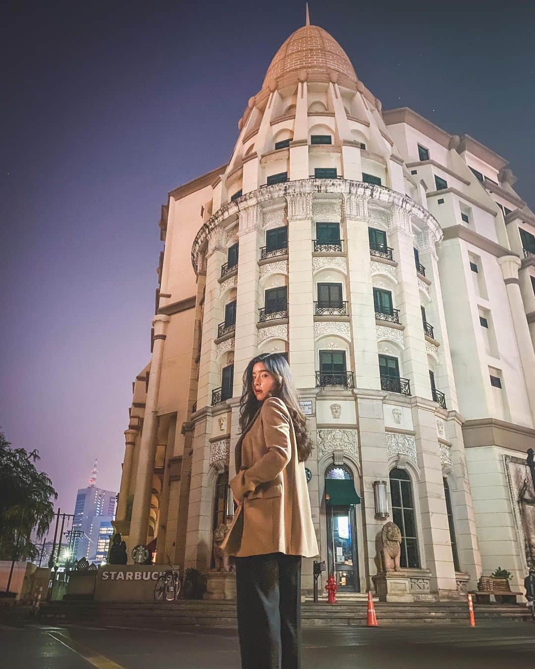 GYEON SEOのインスタグラム：「_* 🪟🪟🪟 . . #gomdorishotz」