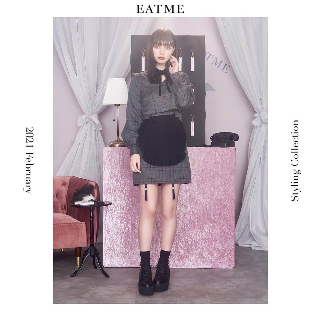 のインスタグラム：「1.30 update… #EATME #FEBRUARY  #LOOK #COLLECTION  #hospitalityresort  @raimu0726_official  🚺:161cm . TOP画面のURLからEATME WEB  STOREをCHECK▶︎▶︎▶︎ @eatme_japan . 🌹メイドライクワンピース ¥13,600(＋tax) MIX.GRY.BLK ☑︎S/M ※2.5発売予定 . 🌹シースルーレースアップシューズ ¥13,000(＋tax) BLK.CRM.PNK ☑︎S/M/L ※2.2発売予定 . #EATME_COLLECTION #EATME #eatmejapan #イートミー」