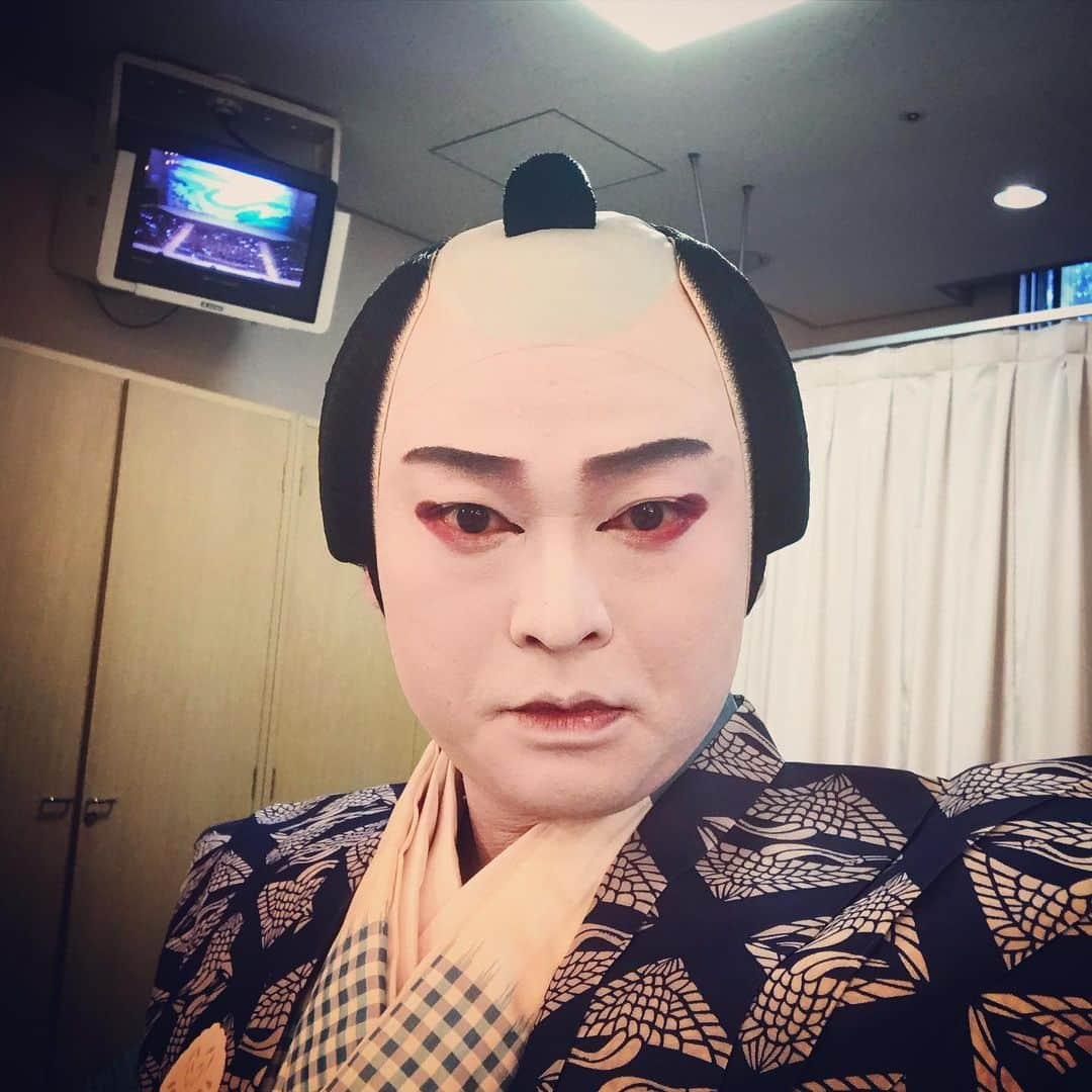 片岡千壽さんのインスタグラム写真 - (片岡千壽Instagram)「本日、奈良大和座。ジャパンライブエールプロジェクト奈良のイベントのスタートでございました‼️初日を迎えさせて頂き無事務めさせて頂きました。 いゃ〜YouTubeの生配信もありましたので解説からやはり緊張致しましたが、、🤣 そこは仲間との結束力で何とかかんとか💦 そしてお客様に助けて頂き舞台に立てる幸せを存分に感じさせて頂きました。本当に有難うございました‼️ 改めて舞台は楽しい‼️‼️‼️‼️‼️それしかないです。この後も何かありました折には何卒宜しくお願い致します🎉 又皆んなとの写真もアップ致しますね👍  #歌舞伎 #奈良 #ジャパンライブエールプロジェクト奈良 #大和座 #伝統芸能　 #文化 #着物 #奈良 #上方歌舞伎役者 #上方歌舞伎 #片岡千壽 #釣女 #舞踊 #山村友五郎先生 #振付 #photography  #photo  #tbt #makeup  #make #kabuki」1月30日 18時59分 - senju.kataoka