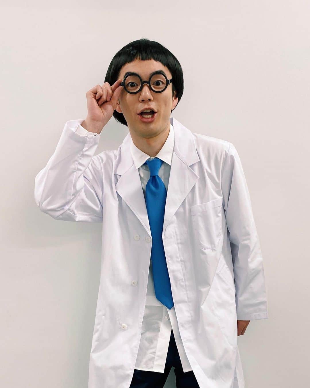 のインスタグラム：「TikTokの広告に出演しています🎬  Tok田研究員やアナウンサーなど、 怒涛の11パターンに出演しているので是非チェックしてみてください🙆‍♂️  #tiktok #tiktokjapan #tiktokhot #ティックトック」
