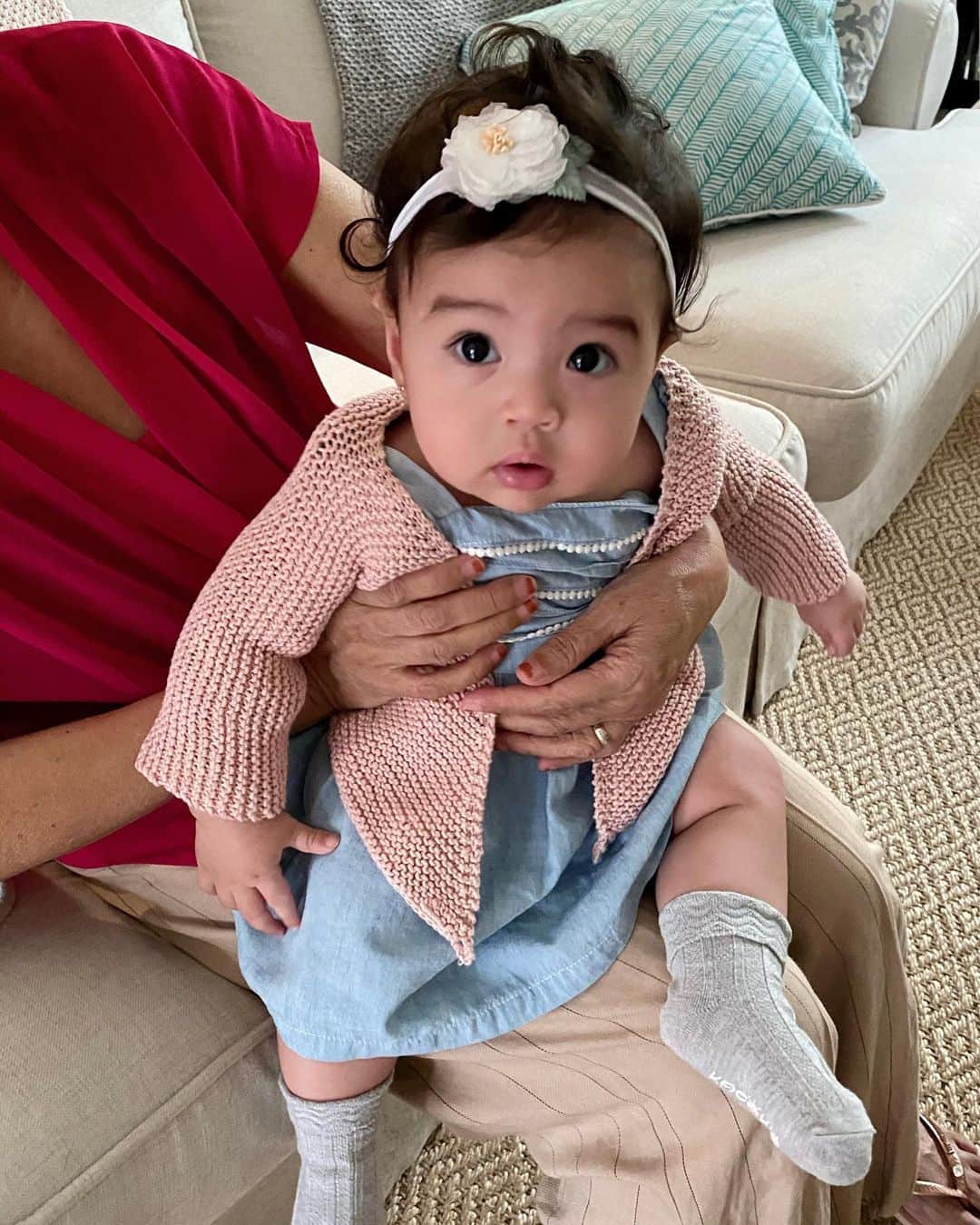 Rianti Cartwrightのインスタグラム：「Off to visit Grandad ❤️ #cararosekanayanainggolan」