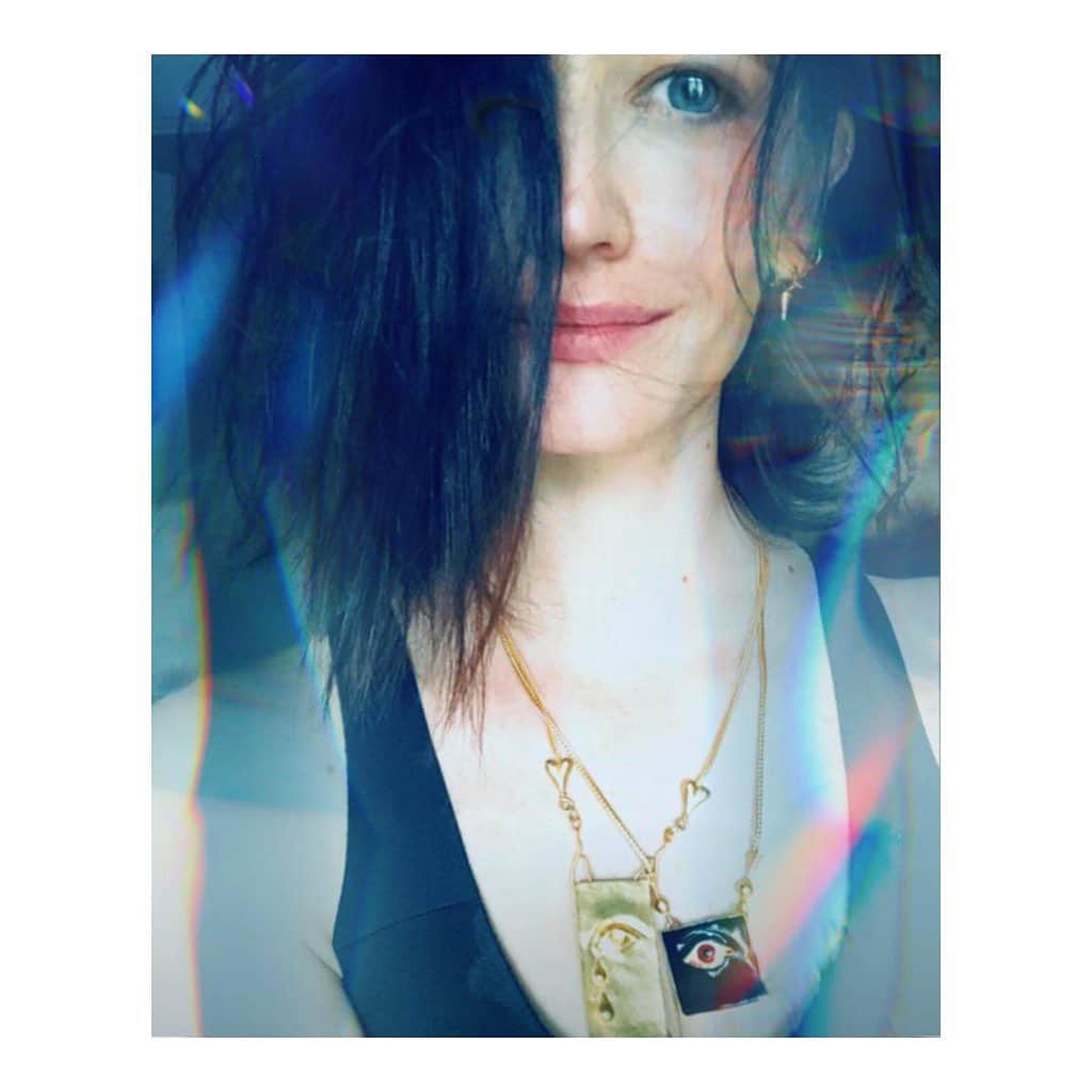 エヴァ・グリーンのインスタグラム：「My friend Samuel’s jewellery ( @samuelfrancois_jewelry ) is so unique .... He  has eyes from another time . A true poet 👁🌟」