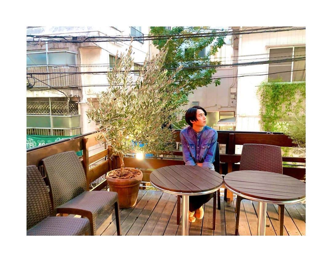 のインスタグラム：「_﻿ ドラマ「ナイルパーチの女子会」﻿ 今夜21:00から放送開始です。﻿ ﻿ カフェ店員 橋本 弘毅として﻿ 出演させていただいているので﻿ 是非見てくださいー！﻿ ﻿ 毎週展開が気になって﻿ 仕方がなくなるはず...」