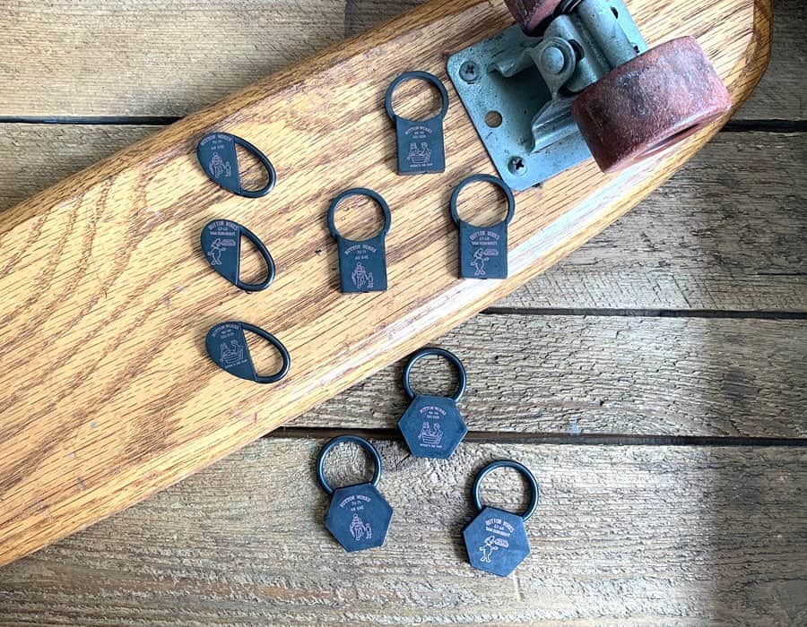 のインスタグラム：「Button Works Black Lineより、「Vintage Key Ring」が再入荷しました。  #standardcalifornia #スタンダードカリフォルニア #buttonworks #ボタンワークス #keyholder #キーホルダー #keyring #キーリング #internationalshipping  #overseasshipping」