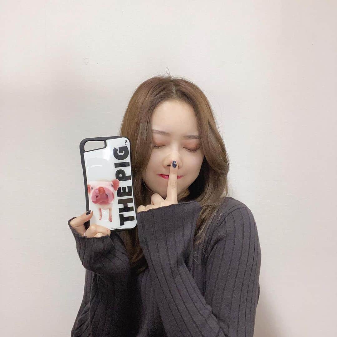 のインスタグラム：「ぶーーぅ🐽﻿ ﻿ ﻿ WAYLLYの新作のブタちゃん🐷﻿ 色んなキャラクターがあってどれにするか迷った(ŏ﹏ŏ。)﻿ ﻿  #WAYLLY#pr」