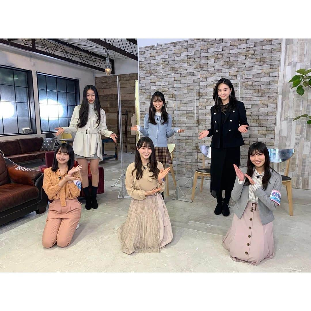 藤岡弘、さんのインスタグラム写真 - (藤岡弘、Instagram)「⭐️⭐️  「日向坂46です。ちょっといいですか？」 に、藤岡弘、と藤岡家の3姉妹♡ 天翔愛、天翔天音、藤岡舞衣の4人が出演します‼️  日向坂46のメンバーが記者となり、囲み取材に挑戦する WEB番組です⭐️  日向坂46のメンバーの皆さんからの忖度のない、 さまざまな質問に、どう答えるのか...✨  ぜひご覧ください♪  初回配信は、 ひかりTV、dTVで1/30(土)夜22時30分から‼️  ひかりTV詳細 https://www.hikaritv.net/hinachoi/  dTV詳細 https://dch.dmkt-sp.jp/special/hinatazaka  または、「ひなちょい」で検索🔍  ★見逃し配信★ 初回配信日から2週間　dTVチャンネルにてご覧いただくことができます♪  #藤岡弘、#天翔愛 #天翔天音 #藤岡舞衣 #日向坂46 #ひなちょい #ひかりtv #dtv #突撃 #囲み #取材  #HiroshiFujioka #AiTensho #AmaneTensho #MaiFujioka  @bobjapan_official」1月30日 20時11分 - hiroshi_fujioka_official