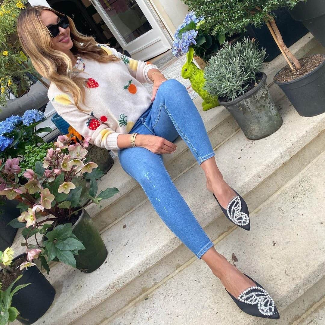 SOPHIA WEBSTERさんのインスタグラム写真 - (SOPHIA WEBSTERInstagram)「Never too much fruit! 🍓🍉 @bycamelia blessing your TL with good vibes and butterfly flats! 🦋🍒⁣  P.S. New wings have landed on SophiaWebster.com 🦋💞   #SophiaWebster #SophiaWebsterWings #SpottedInSophias」1月30日 20時22分 - sophiawebster