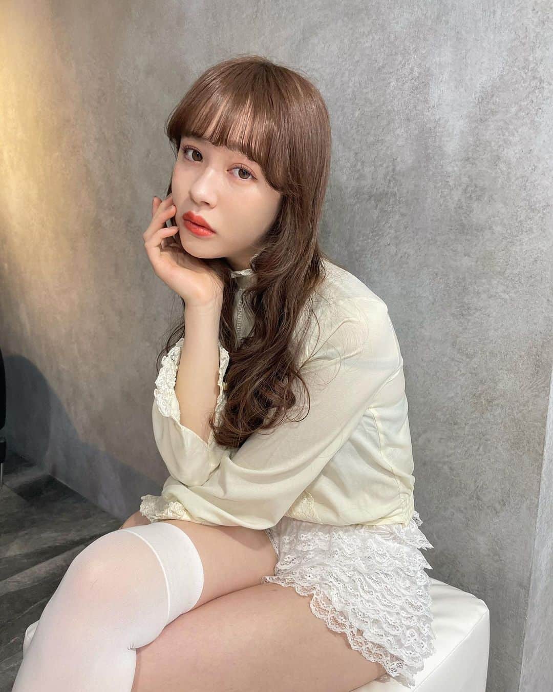 のインスタグラム：「・ ・ ヒラヒラ可愛いでやんす¿¡ ・ #ナタリア聖奈 #ljk #フレンチガーリー #ヴィンテージ #ヴィンテージファッション #ニーハイ #ヘアスタイル」