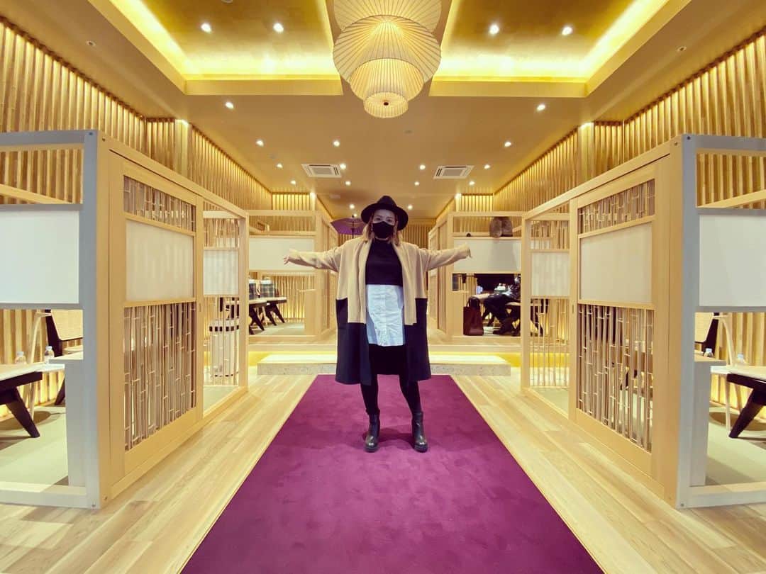 木村真野のインスタグラム：「美しい日本をイメージしたかっこよくて豪華な院内❤️ 本当に綺麗です✨✨ @tokyo_hills_clinic  #japan #beautifuljapan #ginza #mayasaya」