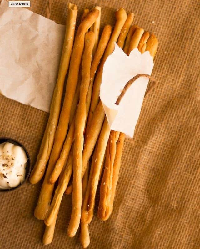 Archana's Kitchenさんのインスタグラム写真 - (Archana's KitchenInstagram)「Grissini is an #Italian crispy breadsticks made of lightly sweet bread dough. You can easily bake this at home and serve as a side along with any soup of our choice or just dip it along with a dip. Get the recipe from the smart.bio link in my profile @archanaskitchen . . . . . . #recipes #easyrecipes #snacks #teatime #teatimesnacks #patty #archanaskitchen #healthyeating #highprotein #eatfit #cooking #food #healthyrecipes #foodphotography #recipeoftheday #comfortfood #deliciousfood #delicious #instayum #food #tandoori #alootikki #tandoorialoo」1月30日 20時30分 - archanaskitchen