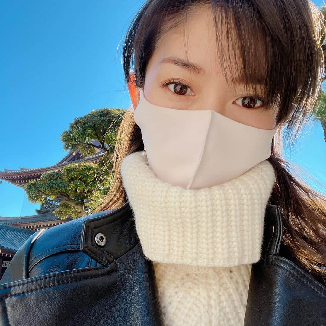森下千里のインスタグラム：「Good day.  本日、大安。  . . #川崎大師 #天気良好 #おみくじ #末吉」