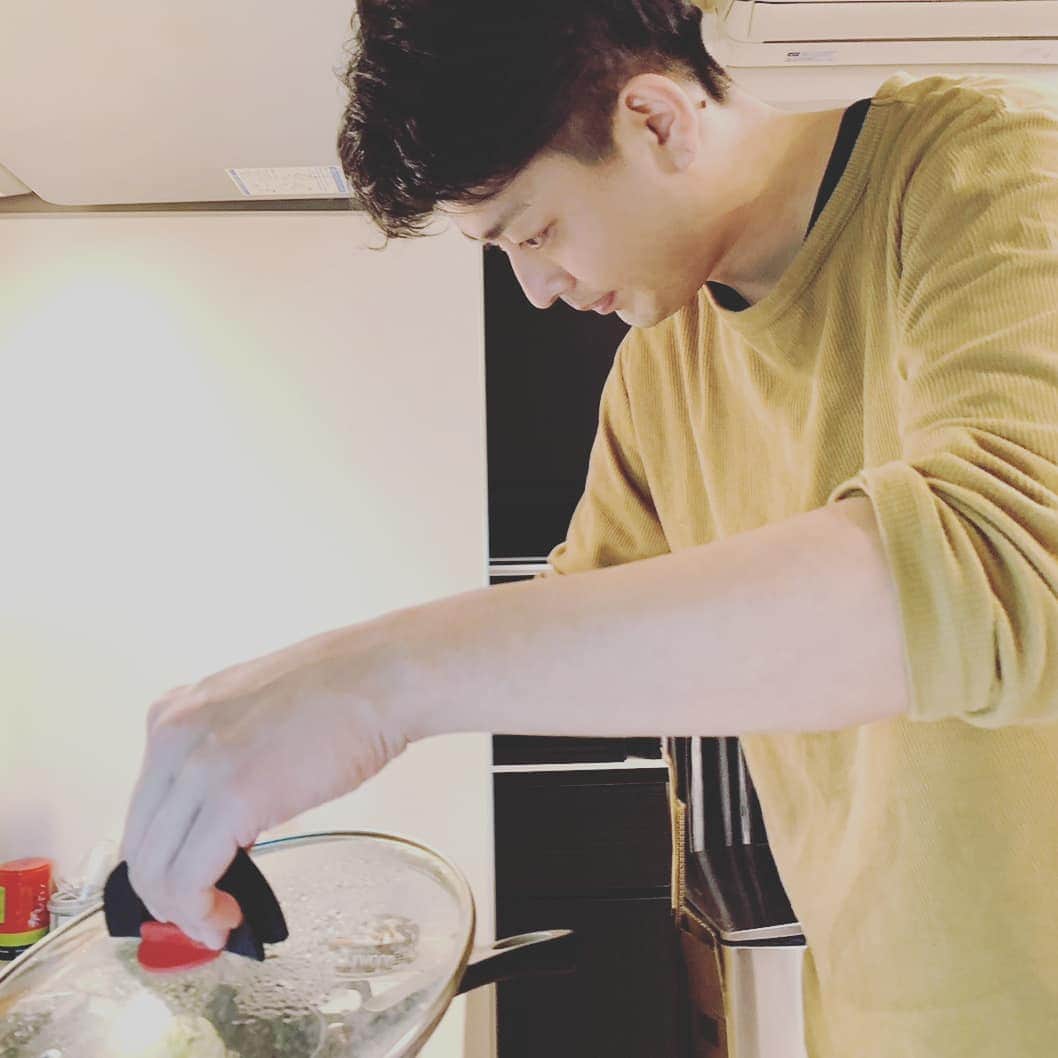中村昌也さんのインスタグラム写真 - (中村昌也Instagram)「テレビ見てたら白菜ステーキ作りたくなったので早速😊 ダイエット中の俺 白菜、ベーコン、ニンニク、ヘルシー 自粛中で自炊する事が増えた😆 #青空レストラン #白菜ステーキ #ダイエットメニュー #food #簡単レシピ #おうちごはん」1月30日 20時42分 - masaya_nakamura_official