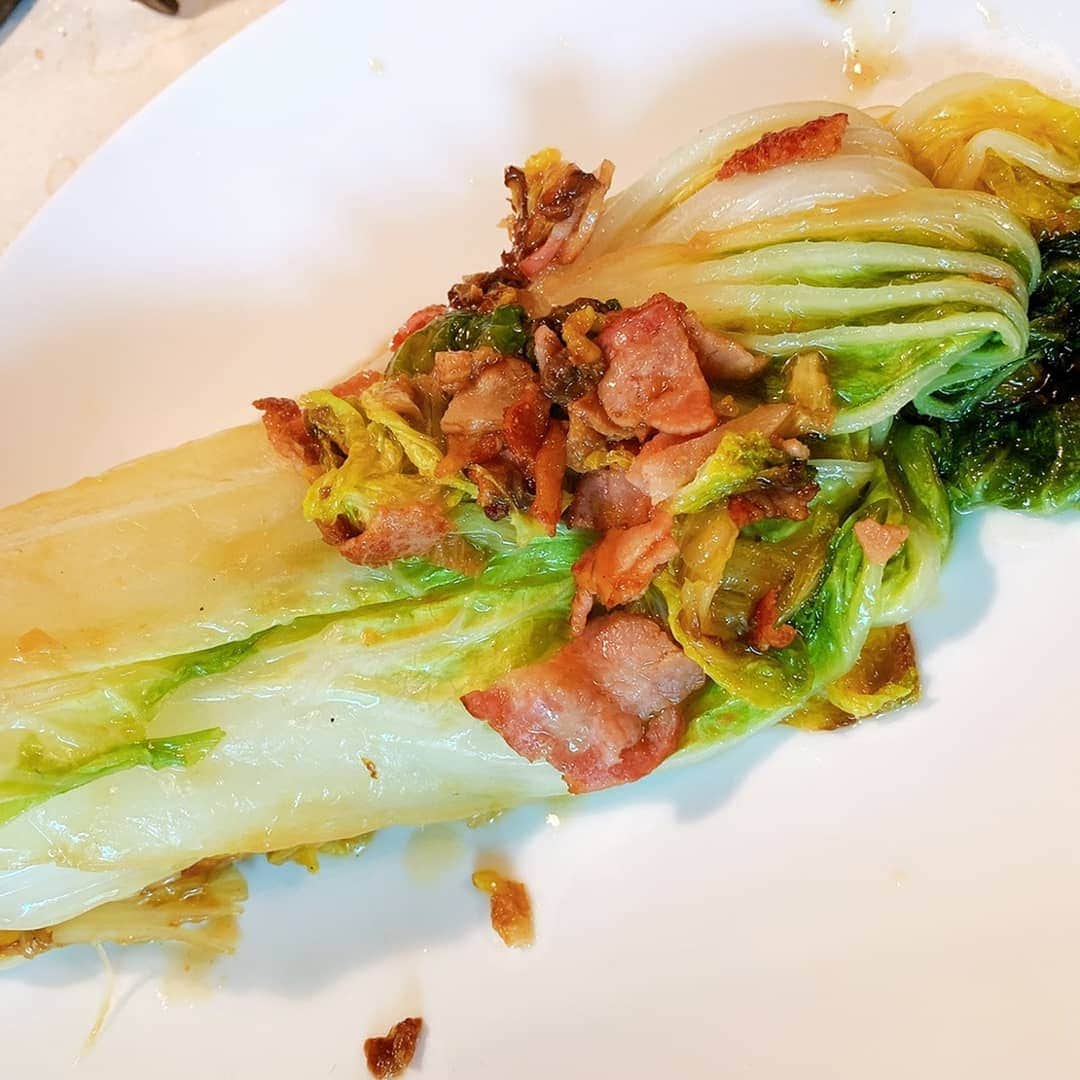 中村昌也さんのインスタグラム写真 - (中村昌也Instagram)「テレビ見てたら白菜ステーキ作りたくなったので早速😊 ダイエット中の俺 白菜、ベーコン、ニンニク、ヘルシー 自粛中で自炊する事が増えた😆 #青空レストラン #白菜ステーキ #ダイエットメニュー #food #簡単レシピ #おうちごはん」1月30日 20時42分 - masaya_nakamura_official