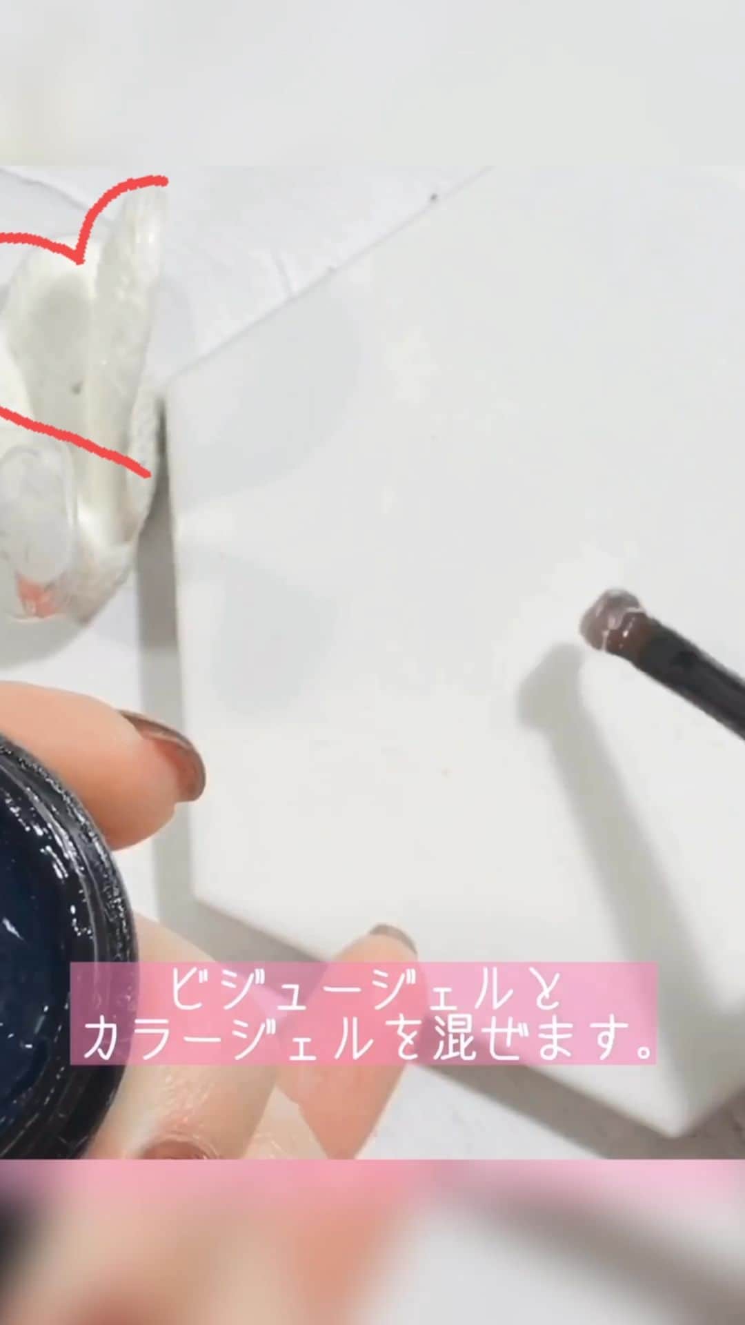 なかやまちえこのインスタグラム：「ハートのネイル⠀ ⠀ #nail #nails #nailart #ネイル #美甲 #ネイルアート  #japanesenailart #manucure #japanesenails #manicurist #gelnails #أظافر #네일아트 #미용 #vẽmóng #ngườiđẹp  #เพ้นท์เล็บ #искусствоногтя #artedeuñas #เพ้นท์เล็บเจล #ジェルネイルデザイン #ネイルデザイン #senikuku #nagelkunst #ハートネイル #heartnails @pr」