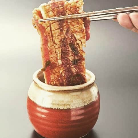 かるび家 梅田店さんのインスタグラム写真 - (かるび家 梅田店Instagram)「もうすぐ始まります…。 例のアレが。。。。 普通のアレはおもしろくない！ だからすげーアレを試行錯誤してます。  お楽しみに😘😘  #梅田焼肉#梅田食べ放題#梅田飲み放題 #焼肉好きとつながりたい」1月30日 21時04分 - karubiya.umeda