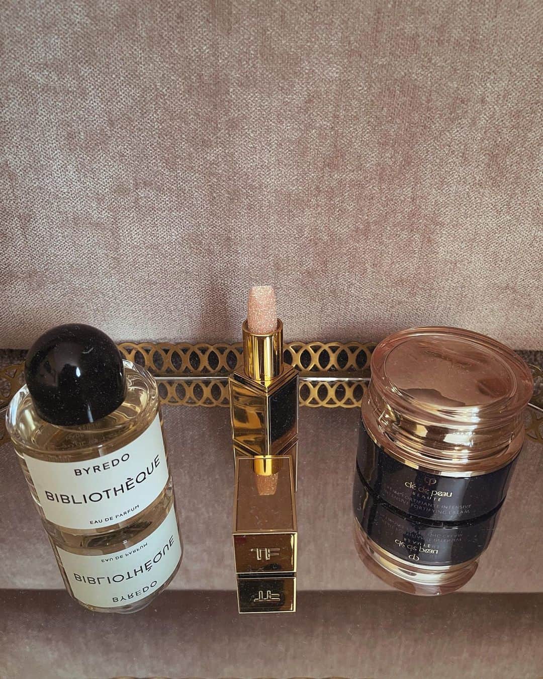 ソフィア・ミロシェヴィッチのインスタグラム：「My favorites lately #beautystuff」