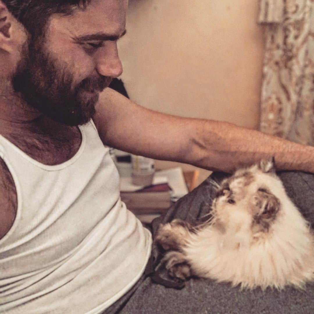 ジョーイ・ライアンさんのインスタグラム写真 - (ジョーイ・ライアンInstagram)「She’s a great listener.」1月31日 7時41分 - joeyryan