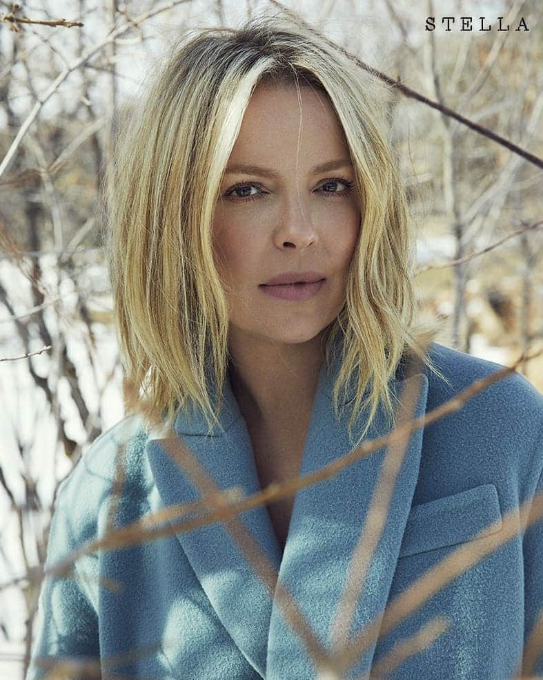 キャサリン・ハイグルさんのインスタグラム写真 - (キャサリン・ハイグルInstagram)「A huge, huge thank you to everyone for putting together my @telegraphstella cover shoot here in snowy Utah a few weeks ago. Incredibly grateful to everyone involved and for their diligence with COVID protocols in these challenging times. Shout out to my amazing glam team @meredithbaraf @hairbypucciarello and the always fantastic @nolasinger, photographers @williamshirakawa and @missmarthahayes for a great interview. Check out tomorrow's UK Sunday @telegraph in print or view the feature online at telegraph.co.uk/women ! ❤」1月31日 7時44分 - katherineheigl