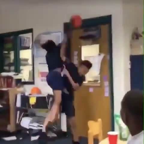 コモンのインスタグラム：「#BallIsLife: Here’s a little joy on your timeline courtesy of some Black Girl Magic.」