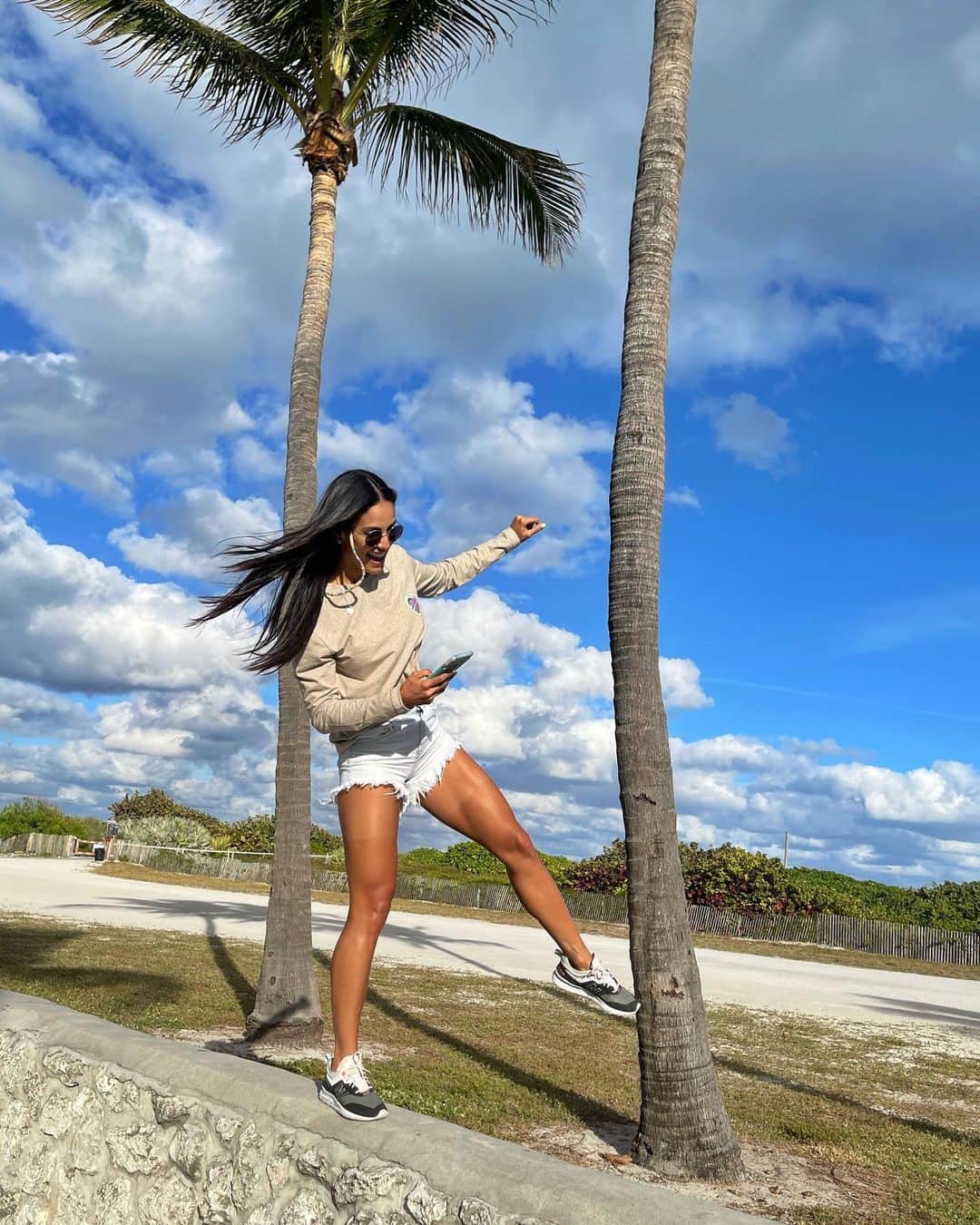 ヨハンナ・ソラノさんのインスタグラム写真 - (ヨハンナ・ソラノInstagram)「Qué alegría cuando apoyar al pequeño empresario se hace tan fácil! Con sólo tener la súper app de @omni_cr puedes pagar a los comercios afiliados mediante su código QR! Y listo!!! Ya no hace falta andar efectivo!! 🙌🏽 • Aquí un par de los comercios en los que ya puedes utilizar este servicio #P2P: • @alimentosmanadacr @bila_cr」1月31日 8時06分 - johasolano