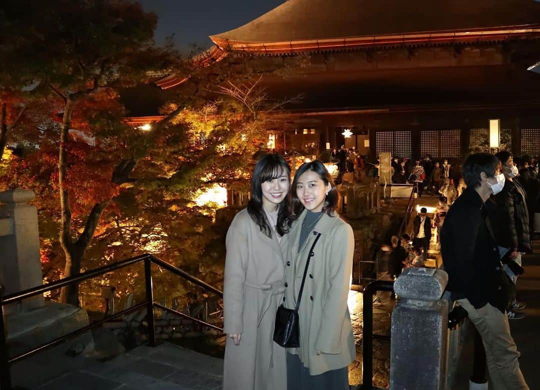 肥田佳菜子さんのインスタグラム写真 - (肥田佳菜子Instagram)「京都旅行part1🍁 #京都 #京都旅行 #京都観光 #旅行 #家族旅行 #紅葉 #紅葉狩り #紅葉ライトアップ #京都紅葉 #紅葉スポット #お寺巡り #清水寺 #清水寺ライトアップ  #三千院 #宝泉院 #詩仙堂 #狸谷山不動院 #一眼レフ #一眼レフカメラ」1月30日 23時22分 - hdknk87