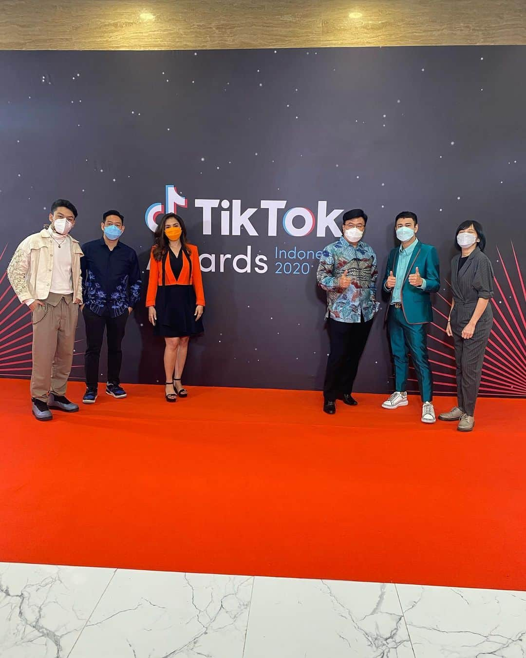 Raffi Ahmadさんのインスタグラム写真 - (Raffi AhmadInstagram)「@tiktokofficialindonesia awards  Costum suit by @sasdesigns @rakeshd18 styled @wanda_haraa #wandaharaaproject」1月30日 23時41分 - raffinagita1717