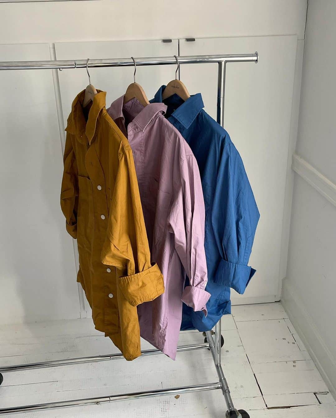 のインスタグラム：「We’re getting low in stock in our Couch Dress, our free size shirt dress designed to be worn everywhere from hanging at home to going to work. We introduced it in a crisp cotton poplin for the FW season, but we think it’s the perfect weight for a spring dress as well – it’s light, airy and gets softer with every wash.」