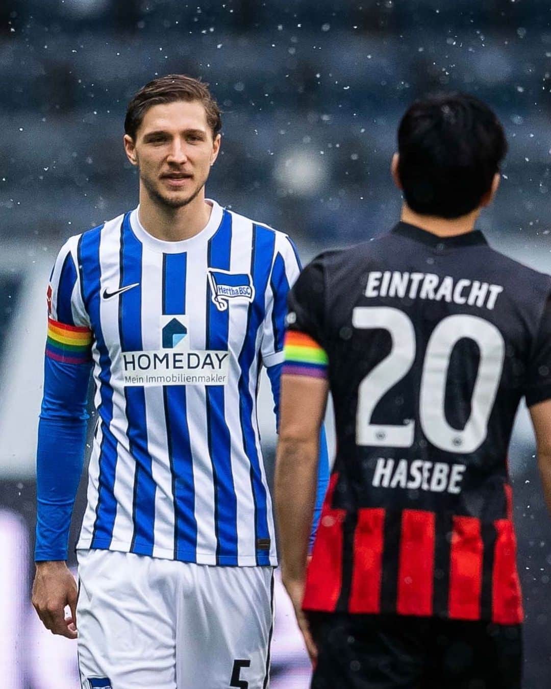 ヘルタ・ベルリンのインスタグラム：「#WeRemember. 🌈 . . #SGEBSC #niewieder #HaHoHe #herthabsc」