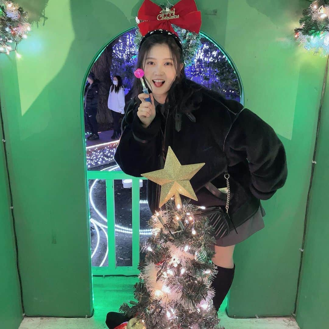 牧野莉奈さんのインスタグラム写真 - (牧野莉奈Instagram)「クリスマスも髪の長さも懐かしい😔💦 実習もあるけどちゃんと投稿していこうって思う今日この頃のオレです🐵🌟  #イルミネーション #あしかがフラワーパーク」1月30日 23時37分 - rnpx_8