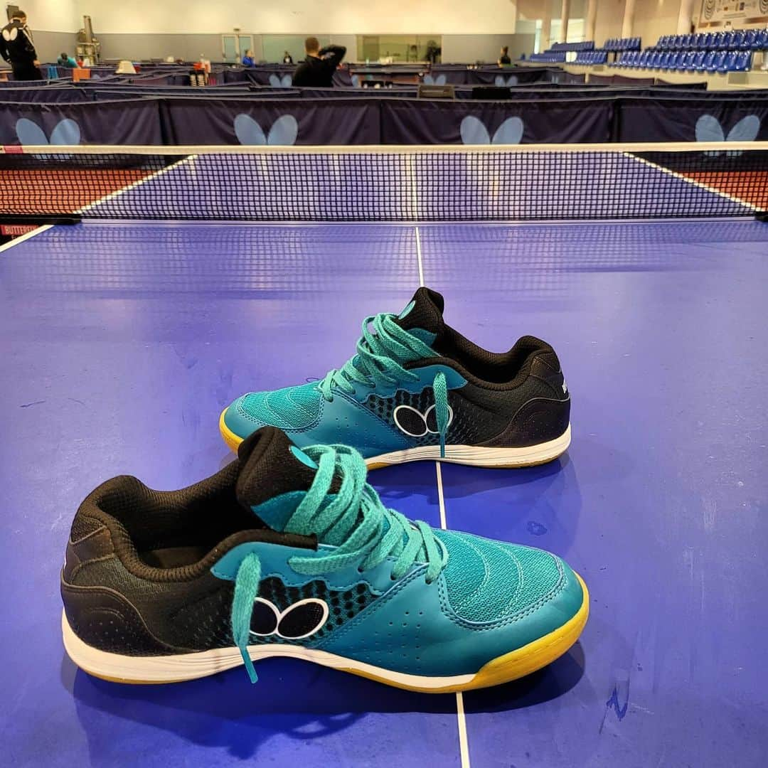 ジョアン・モンテイロのインスタグラム：「Trying the new Lezoline Vilight from my sponsor @butterflyttofficial 🏓👟 So far so good, like how it looks and also how it fits on my feet 🦶🦿👌 What about the colour? Do you like it?」