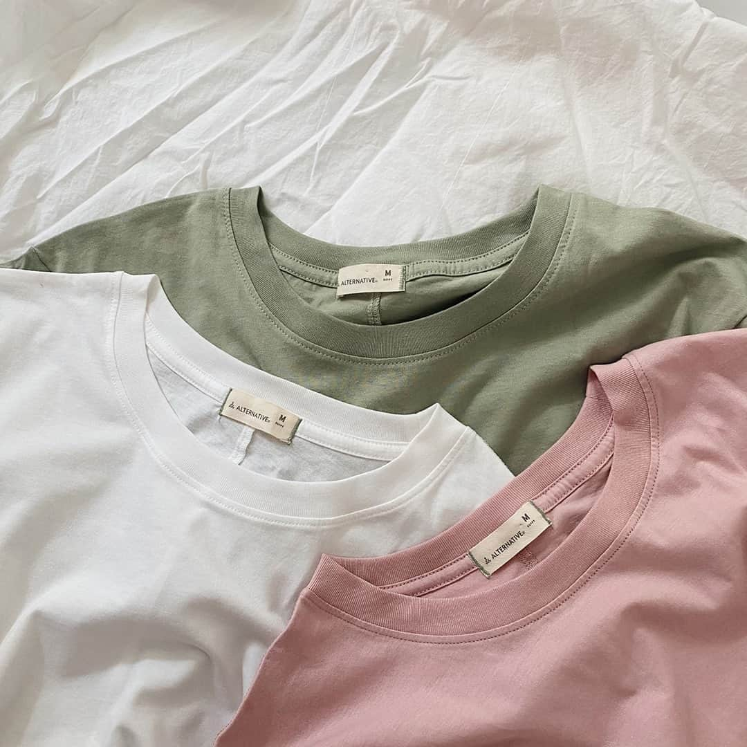 オルタナティブのインスタグラム：「The new Organic Modern Crew! Relax in or dress up this comfy, silky tee - the options are endless.😍」