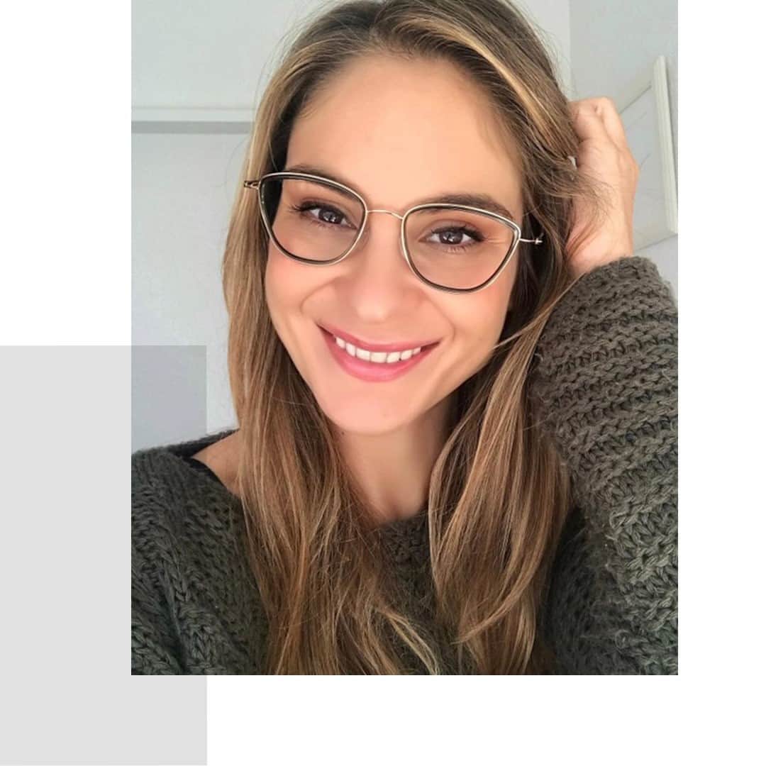シルエットのインスタグラム：「Lightweight frames have to be experienced to be appreciated. @carolina.lober wears Lite Duet 4555 in color 9230 Gold / Black. ⁠ .⁠ .⁠ .⁠ #silhouetteeyewear #tryitwearitloveit #eyeweardesign #luxuryeyewear #fashioneyewear #opticalframes #Silhouettecommunity」