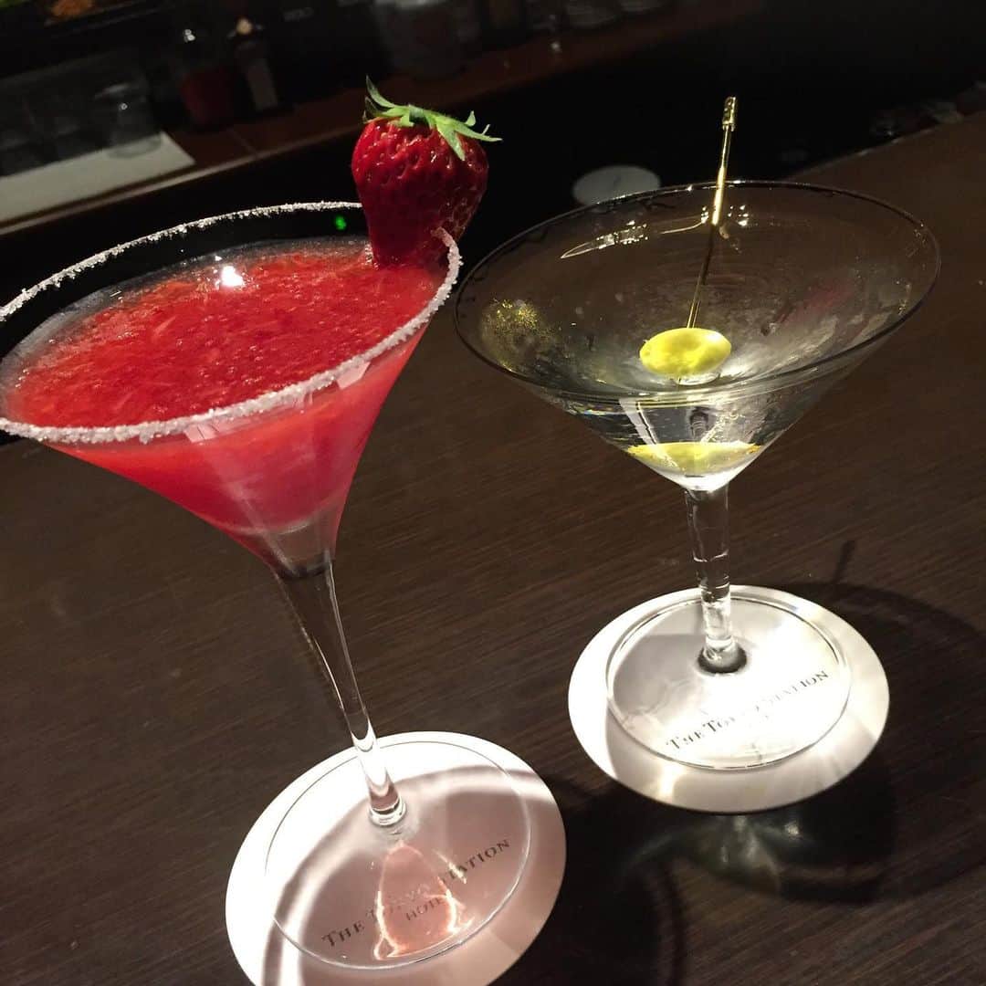 前田友香のインスタグラム：「あーまーいーの 食べたい❤︎のみたい❤︎ #カフェ自粛  パフェケーキクッキーパンケーキ抹茶カクテル和菓子パフェパフェパフェパフェパフェパフェパフェパフェパフェパフェパフェパフェ  #sweets  #スイーツ #スイーツ女子 #甘党 #甘党女子  #抹茶 #パフェ #ケーキ #カクテル #パンケーキ #カフェ巡り #パフェ巡り」