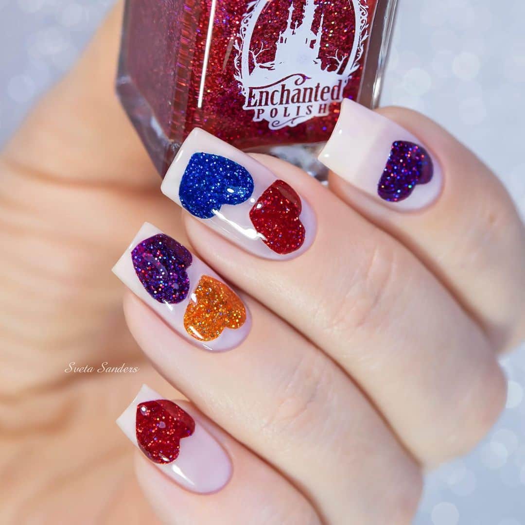 Sveta Sandersのインスタグラム：「#ValentinesNails ❤️💅  Base - #PicturePolish Ballet @picturepolish  Hearts - #EnchantedPolish - Twinkles, Gumdrop, Oodles, Jingles @enchantedpolish  Top coat - Super Glossy Taco @holotaco」