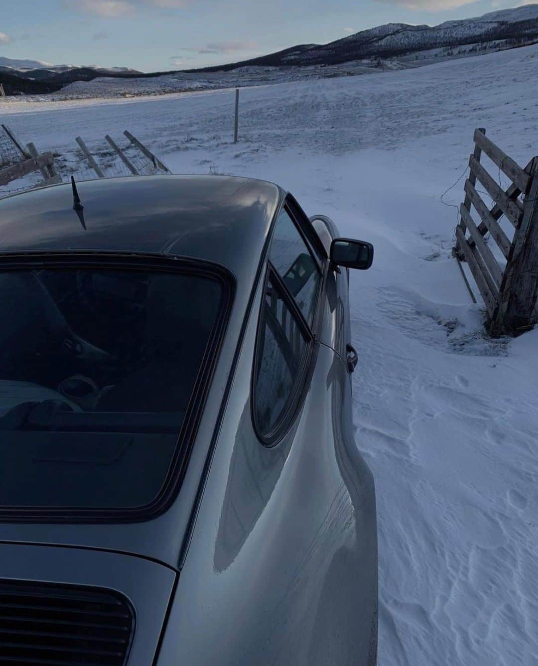Mathilde Goehlerのインスタグラム：「Finally the snow arrived ⛄️」