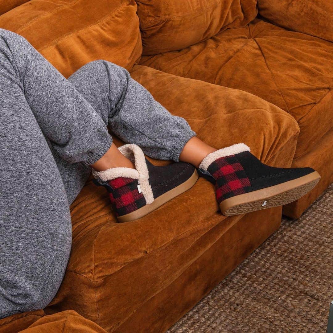 サヌークのインスタグラム：「Booking a one-way ticket to snoozeville this weekend, HBU? 😴」