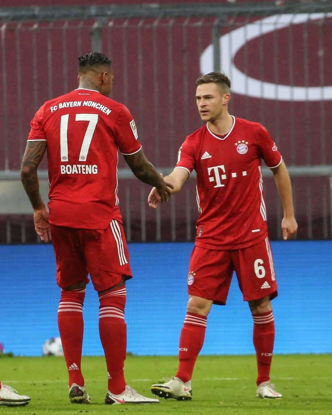 バイエルン・ミュンヘンさんのインスタグラム写真 - (バイエルン・ミュンヘンInstagram)「JOSHU🅰️ KIMMICH.  Your #Bundesliga assist leader! 🤝 #FCBTSG #WeiterImmerWeiter  ______- #FCBayern #MiaSanMia #packmas @jok_32」1月31日 0時40分 - fcbayern