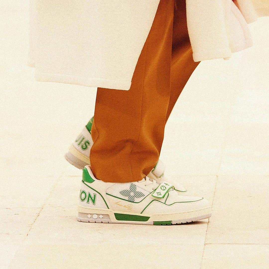 shoes ????さんのインスタグラム写真 - (shoes ????Instagram)「@virgilabloh & @louisvuitton dropped off a few memorable sneaker looks at Fashion Week FW21. 🪄 Which one caught your eye? 💭   #hypebeast #highsnobiety #complexsneakers #brkicks #sneakers #sneakernews #nicekicks #kicksonfire #kickstagram #louisvuitton #virgilabloh #luxuryfashion #luxuryshoes」1月31日 0時47分 - shoes